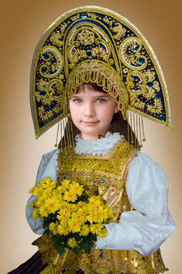 девица в кокошнике